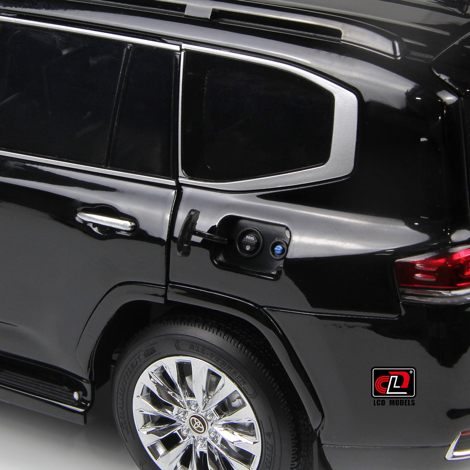 LCD Model 1:18 Toyota Land Cruiser 300-ZX Black color – Trendz Shoppin