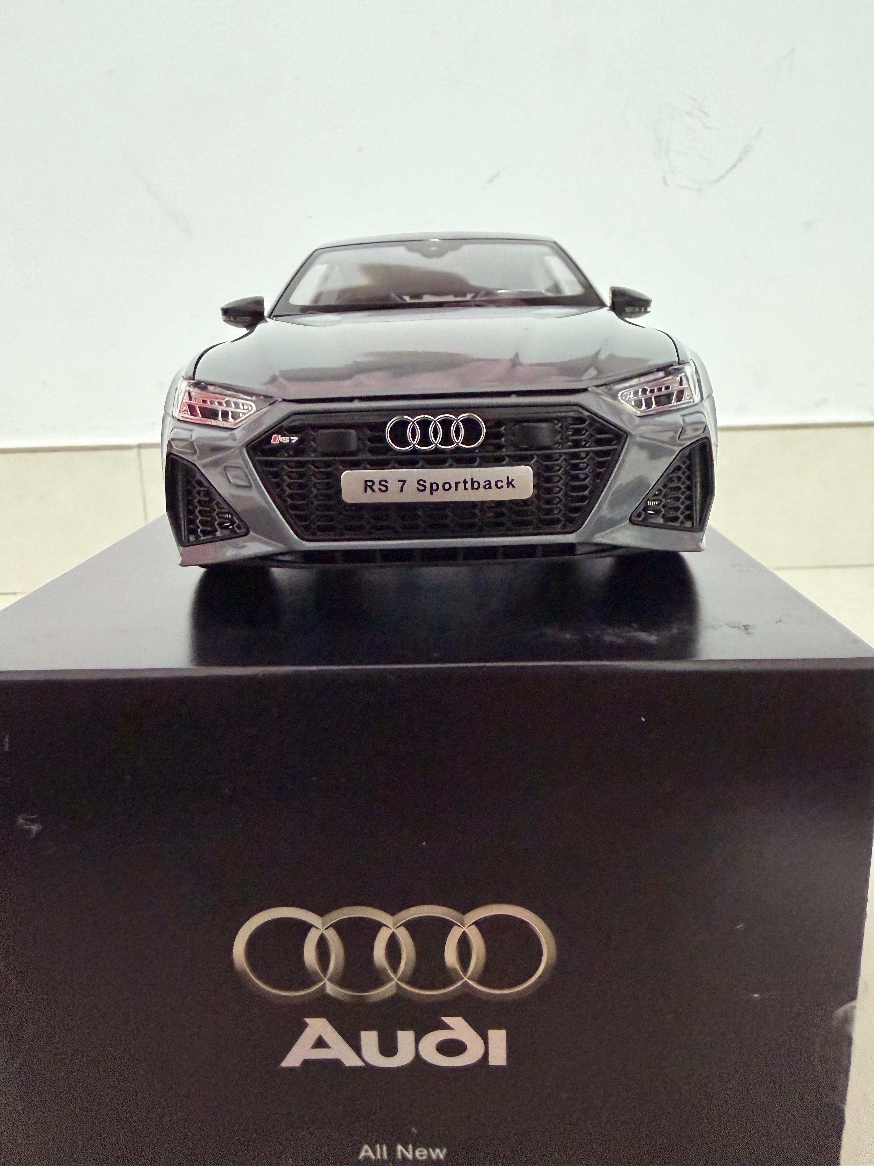 1:18 Audi RS7 Sportback Diecast Model with Remote Key