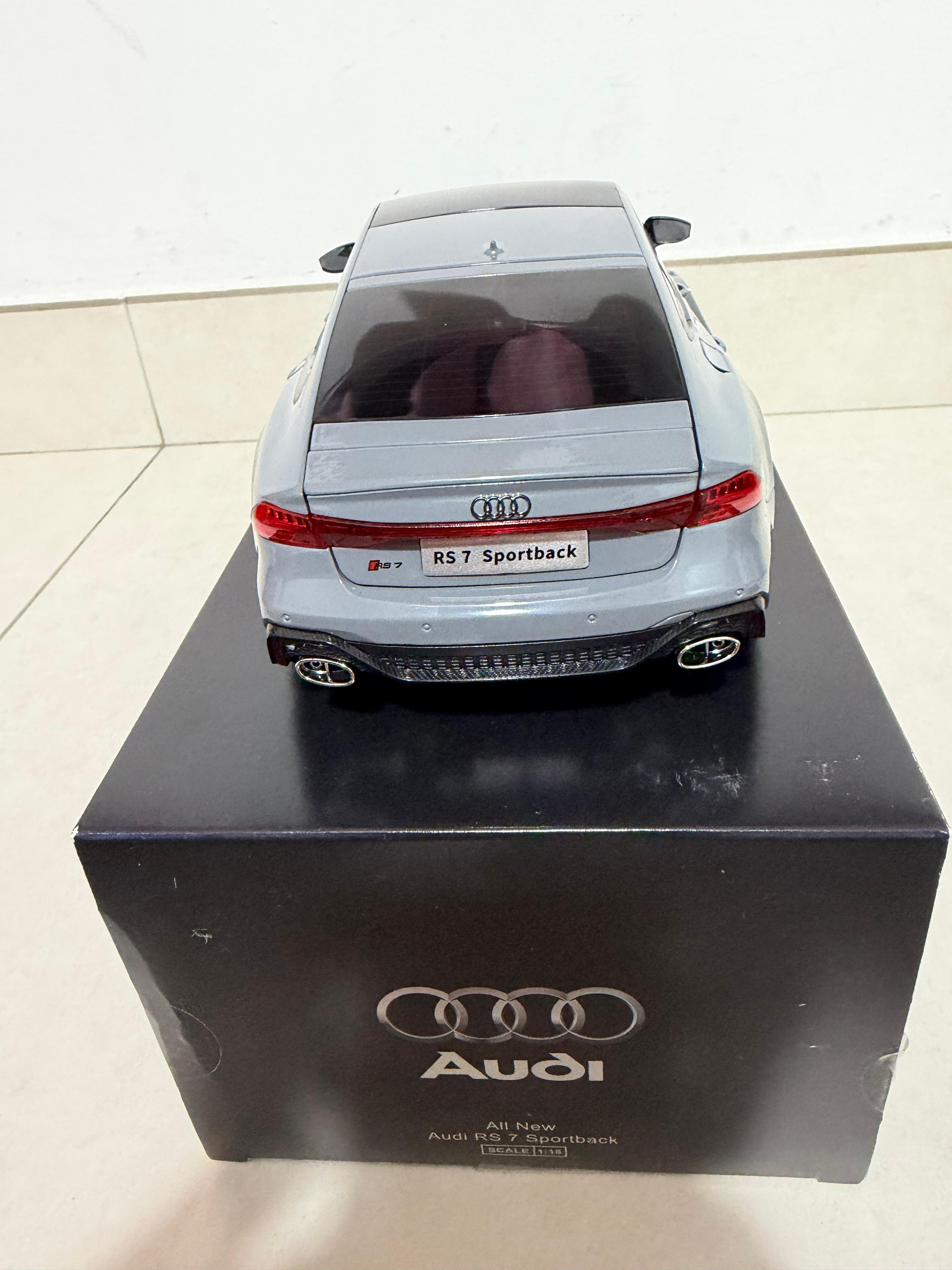1:18 Audi RS7 Sportback Diecast Model with Remote Key